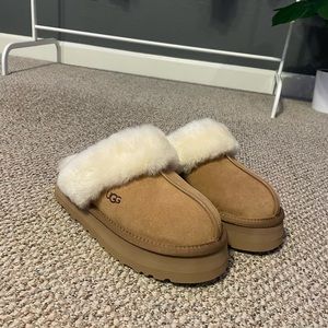 UGG woman’s slippers